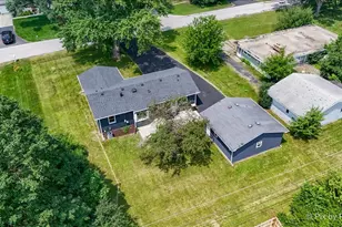 355 Hilltop Dr, North Aurora, IL 60542 - Photo 17