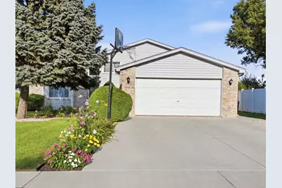 2010 Watertower Place, Crest Hill, IL 60403 - Photo 7