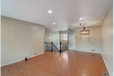 917 Burgess Circle, Buffalo Grove, IL 60089 - Photo 5