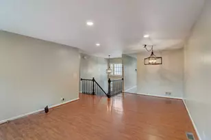 917 Burgess Cir, Buffalo Grove, IL 60089 - Photo 5