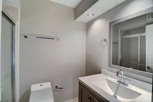 917 Burgess Cir, Buffalo Grove, IL 60089 - Photo 21