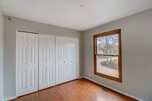 917 Burgess Cir, Buffalo Grove, IL 60089 - Photo 25