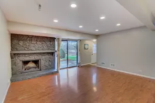 917 Burgess Cir, Buffalo Grove, IL 60089 - Photo 13