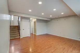 917 Burgess Cir, Buffalo Grove, IL 60089 - Photo 15