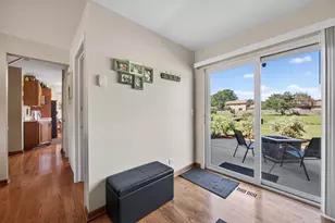 701 Parkview Ct, Roselle, IL 60172 - Photo 9