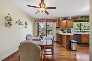 701 Parkview Ct, Roselle, IL 60172 - Photo 11
