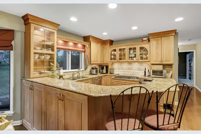 985 Chapel Court N, Glen Ellyn, IL 60137 - Photo 17