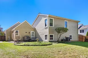 210 W Streamwood Blvd, Streamwood, IL 60107 - Photo 17