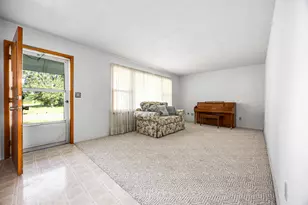 421 Geary St, Centralia, IL 62801 - Photo 5