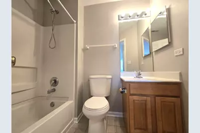652 S Rosehall Lane, Round Lake, IL 60073 - Photo 15