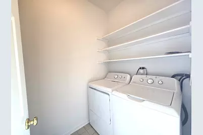 652 S Rosehall Lane, Round Lake, IL 60073 - Photo 7
