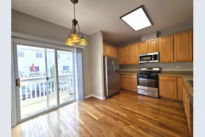 652 S Rosehall Lane, Round Lake, IL 60073 - Photo 5