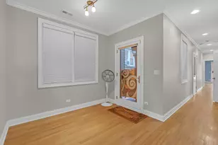 6442 N Mozart St, Chicago, IL 60645 - Photo 7