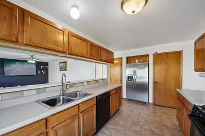 2400 Mark Avenue, Zion, IL 60099 - Photo 13