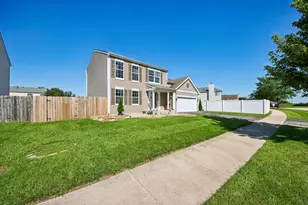 2400 Mark Ave, Zion, IL 60099 - Photo 3