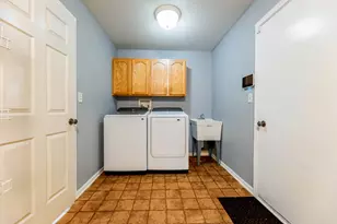 1715 Ivy Ln, Montgomery, IL 60538 - Photo 11