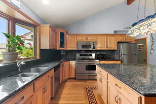 8446 Fairfield Ln, Tinley Park, IL 60487 - Photo 15