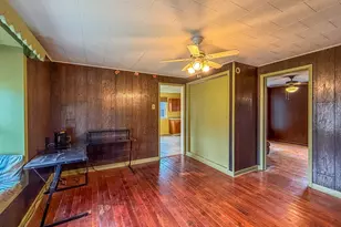 907 Central Ave, Tilton, IL 61833 - Photo 11
