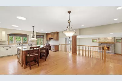 7810 Regency Grove Drive, Darien, IL 60561 - Photo 11