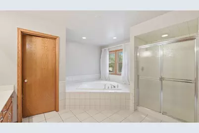 7810 Regency Grove Drive, Darien, IL 60561 - Photo 25