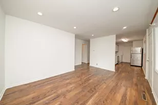 112 Green Ln, Carpentersville, IL 60110 - Photo 5
