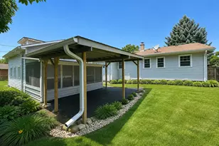 113 Holly Ave, Darien, IL 60561 - Photo 9