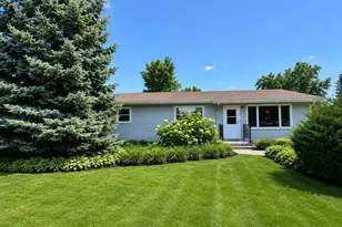 113 Holly Ave, Darien, IL 60561 - Photo 1