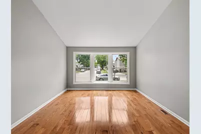 9120 Hollyberry Avenue, Des Plaines, IL 60016 - Photo 5