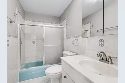 9120 Hollyberry Avenue, Des Plaines, IL 60016 - Photo 23
