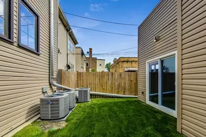 5050 N Ridgeway Avenue #1, Chicago, IL 60625 - Photo 15