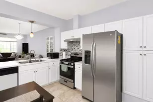 5559 Elizabeth Pl, Rolling Meadows, IL 60008 - Photo 9