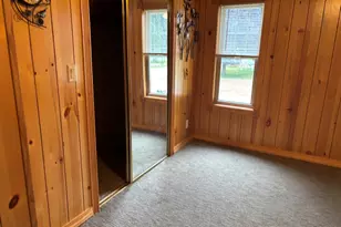 201 W Green St, Roberts, IL 60962 - Photo 9