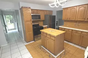 942 E 168th St, South Holland, IL 60473 - Photo 11