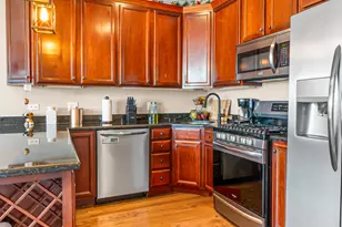 2248 W Foster Ave, Chicago, IL 60625 - Photo 9