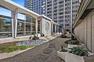 4250 N Marine Dr, Chicago, IL 60613 - Photo 33