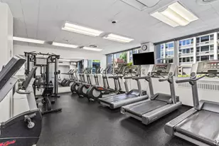 4250 N Marine Dr, Chicago, IL 60613 - Photo 29