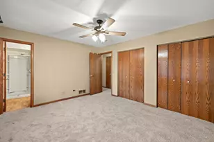 558 Barbary Ln, Woodstock, IL 60098 - Photo 15
