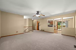 558 Barbary Ln, Woodstock, IL 60098 - Photo 5