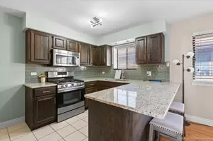 8510 W Catherine Ave, Chicago, IL 60656 - Photo 3