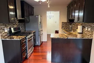 220 Hawthorne Ct, Schaumburg, IL 60193 - Photo 3
