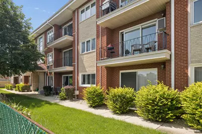4750 W 101st Street #1B, Oak Lawn, IL 60453 - Photo 1