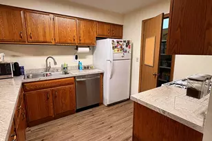 940 Jefferson Ave, Elgin, IL 60120 - Photo 9