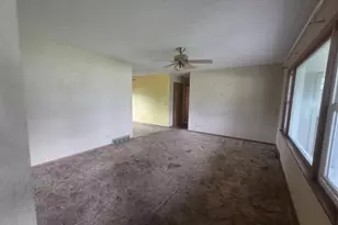 308 N West St, Cambridge, IL 61238 - Photo 3