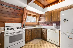 24211 N Riverside Dr, Cary, IL 60013 - Photo 11