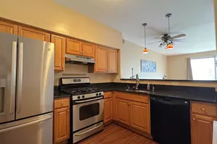 2781 Odlum Dr, Schaumburg, IL 60194 - Photo 5