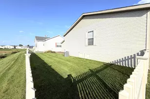 1013 Redbud Rd, Manteno, IL 60950 - Photo 33