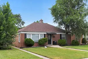 342 Frederick Ave, Bellwood, IL 60104 - Photo 1