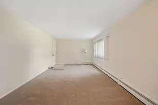 212 Collen Dr, Lombard, IL 60148 - Photo 7