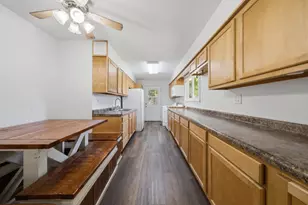 207 Caddy Ave, Carpentersville, IL 60110 - Photo 3