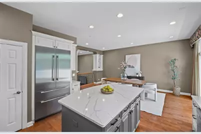 2064 Valor Court, Glenview, IL 60026 - Photo 9